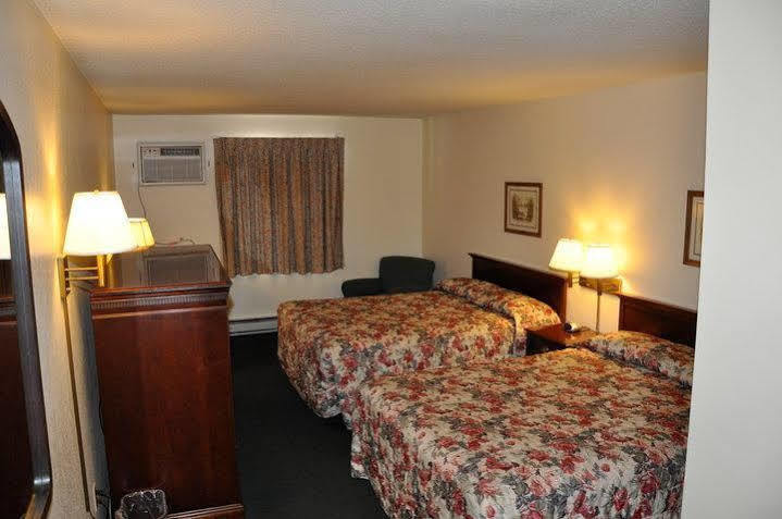 Мотель Super 8 By Wyndham Eau Claire I-94 Экстерьер фото