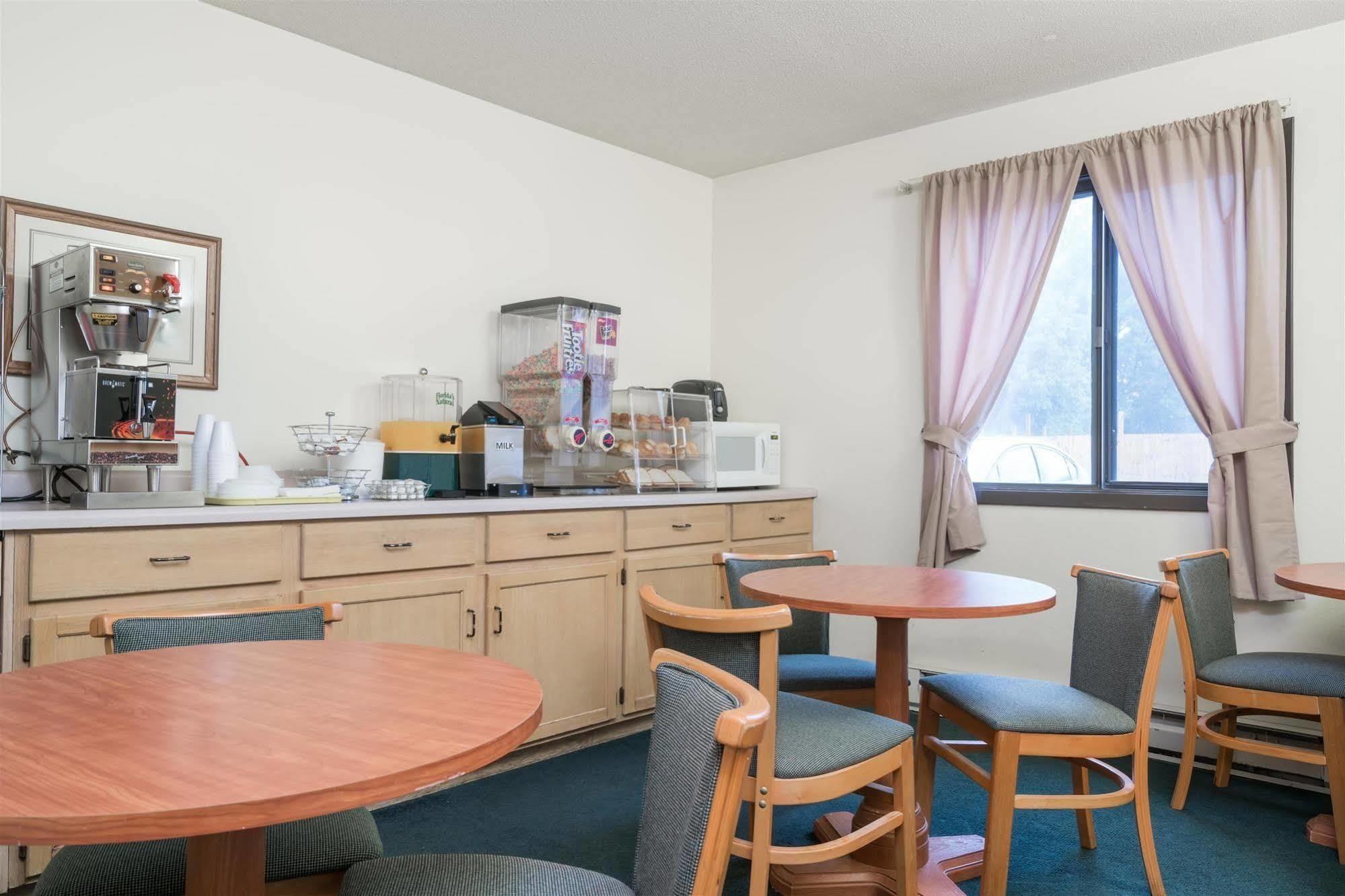 Мотель Super 8 By Wyndham Eau Claire I-94 Экстерьер фото